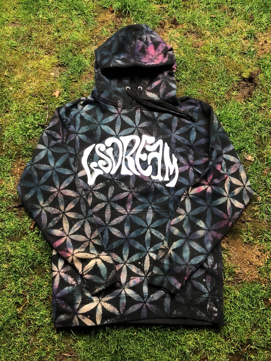 ancienthistory0's tweet image. Hoodie Giveaway Time ‼️

Rules: ⚠️
Retweet this tweet: 🌀
Follow: @ancienthistory0 &amp;amp; @LSDREAM_MUSIC 💯
Tag a friend in the comments and comment your favorite LSDream song 🔉🔊🔊

Picking 2 winners on 7/31 🎆