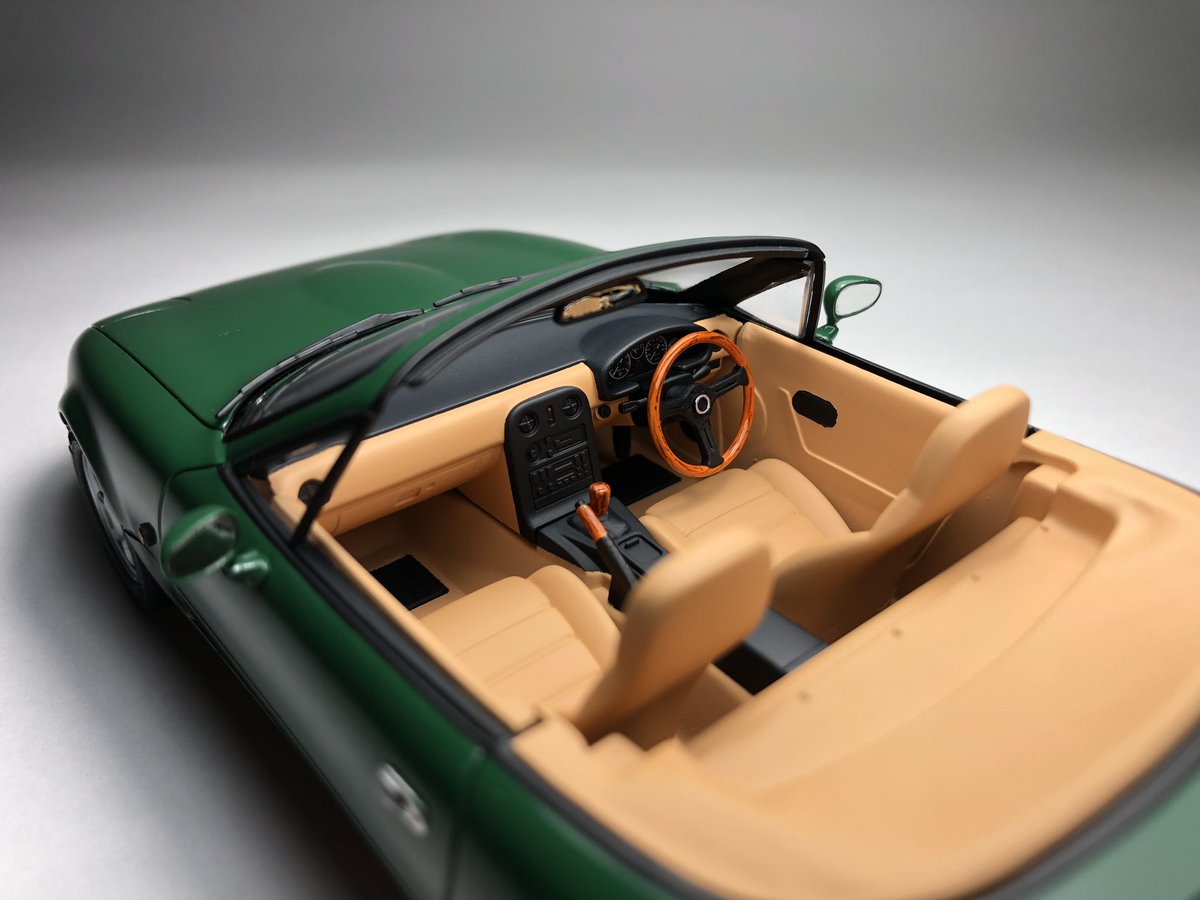 リコピントマト 黄色カプチ タミヤ 1 24 ユーノスロードスター 完成 Vスペシャルのボディカラーと内装を目指して製作しました ステアリング等の木目塗装がお気に入りです リコピントマト 黄色カプチ タミヤ 1 24 ユーノスロードスター 完成 Vスペシャルのボディカラーと内装を目指して製作しました ステアリング等の木目塗装がお気に入りです