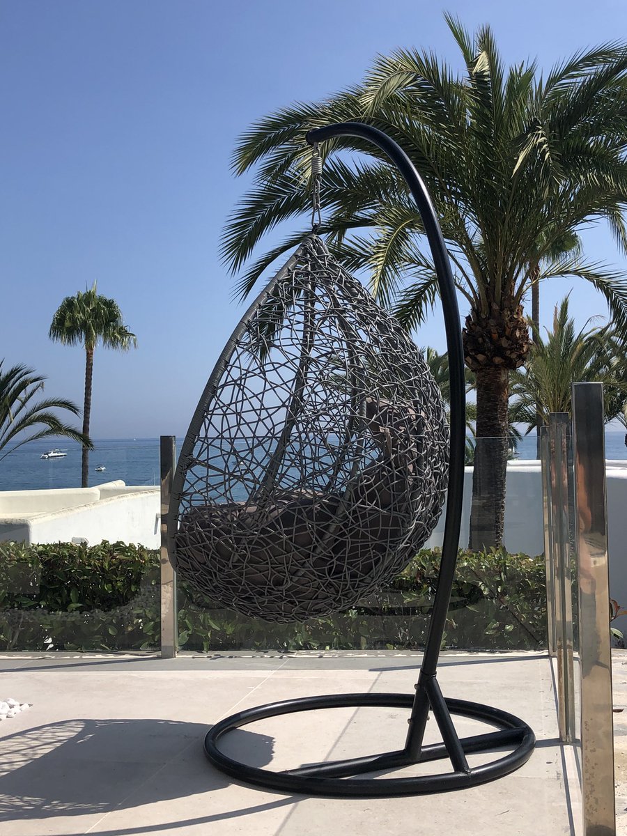 ZogoStudio's tweet photo. Desde este lugar de trabajo tan privilegiado, os deseo un feliz fin de semana 
#muyfandeloscolumpios #interiordesign #marbella https://t.co/uKDa4281mK