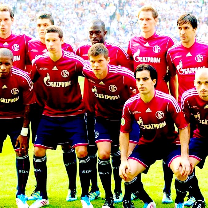 Zico752's tweet photo. 2011. good old days. When #schalke had a real #team with players who knew what is #schalke like. Now we have no one who is a real #schalker. Only employes. But we can get back to the top if EVERYONE gives 110% 💪🏽 @s04 https://t.co/QVExzGgKlZ