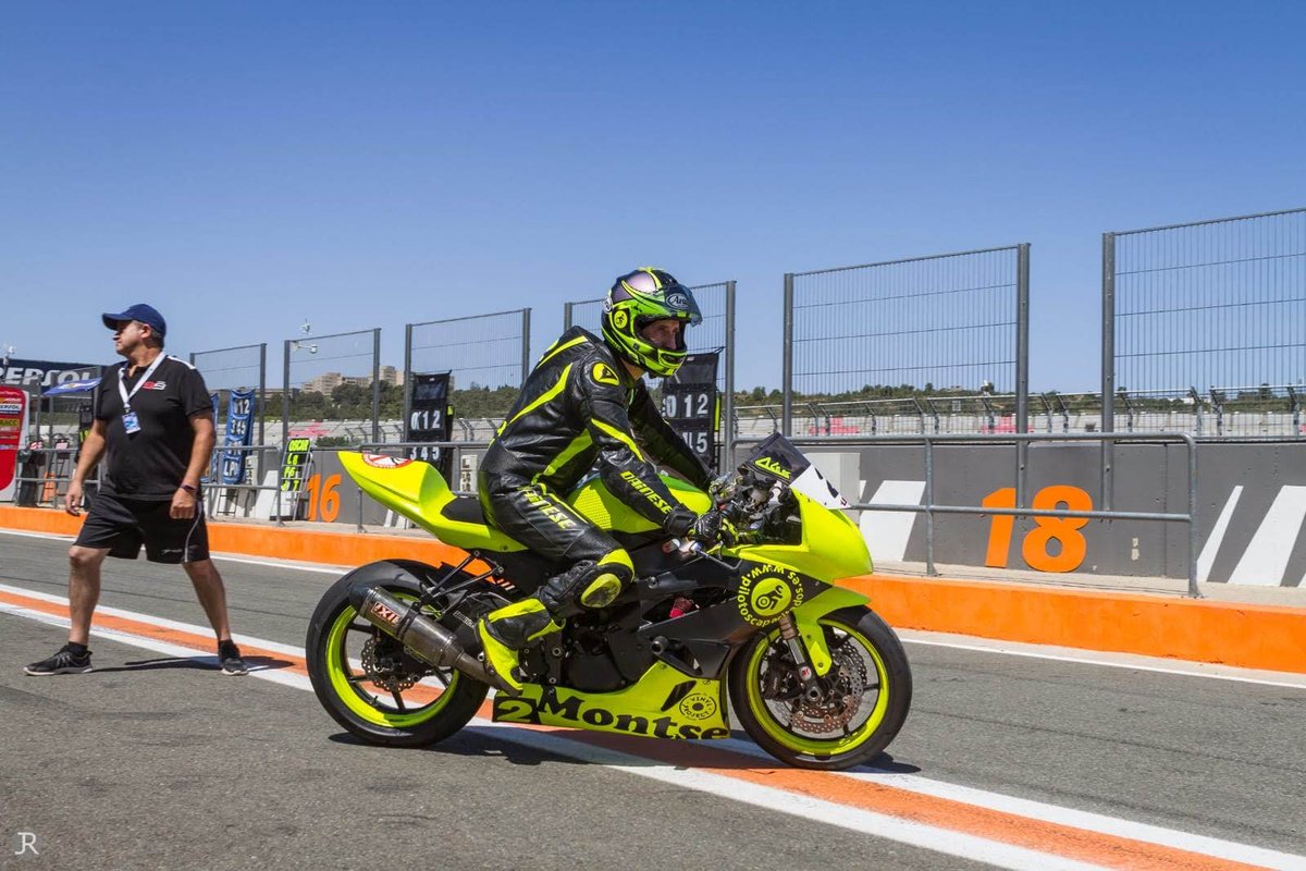 pelut66's tweet photo. Que si, que lo de Márquez es de otro planeta, pero no muy lejos hay otro planeta dónde vive un buen amigo. Espero que éste finde disfrutes mucho @alexkawasubi en @circuitomisano. Sigue demostrando que se puede correr con fuerza. #FF para tí y @pilotoscapacit #IBHR #fullthrottle https://t.co/9k61ZQYggO