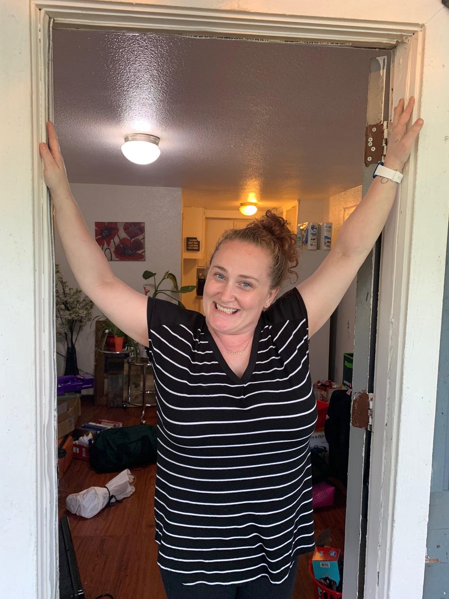 TheIfProject's tweet photo. Sandra released in 2019 and struggled to find stable housing. Now, after receiving the keys to her new apartment, she's been beautifying it to make it her own "Home sweet home!" We are so grateful to be able to support her in her journey! Congrats! #YourStoryMatters #TheIFproject https://t.co/hE6HcY4JDY