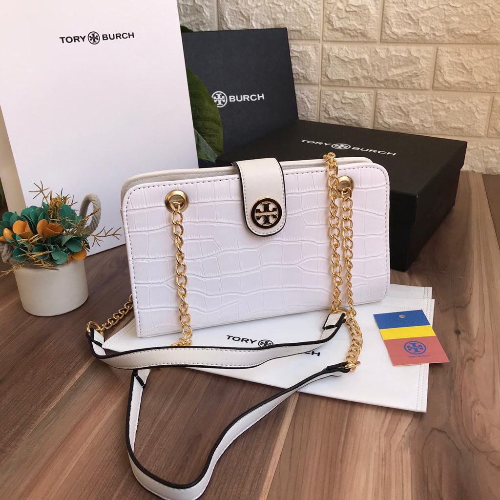 #مكه_الان
شنط توري بورش ماستر 
السعر:285ريال
توصيل فوري للرياض
شحن لباقي مناطق المملكه: