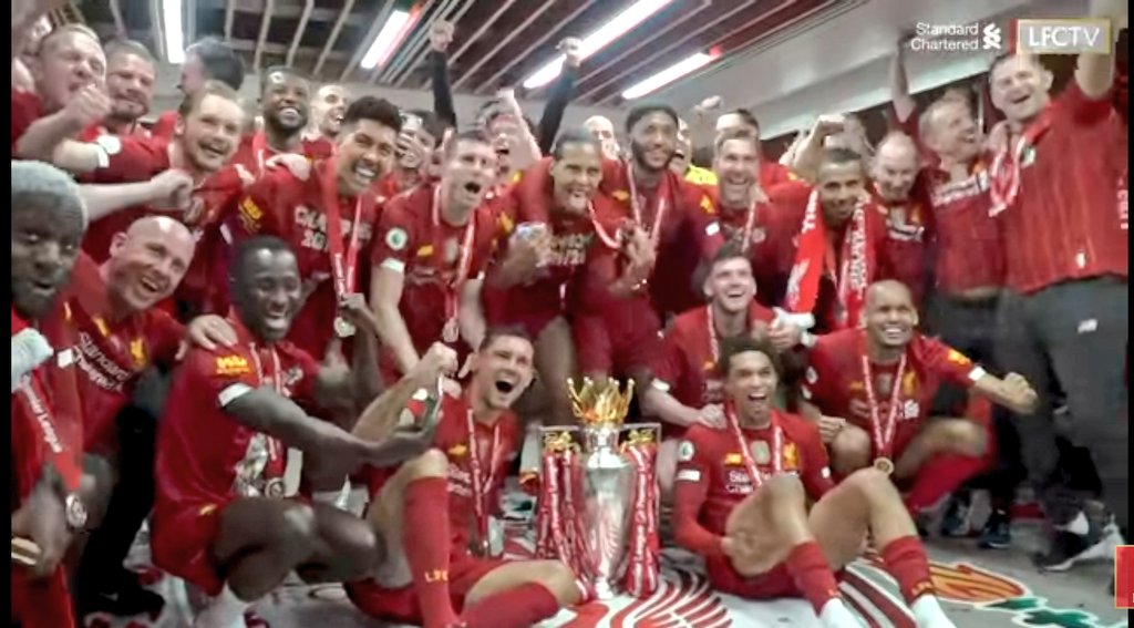 LFC_obsessed8's tweet photo. Was wondering why Taki wasn't in the first pic, guess he was in the tub with the coaching staffs. 😅👍👍
Good to see him enjoying himself. 👍👍
#InsideAnfield
#LFCchampions
#YNWA https://t.co/eu6Xvv723v