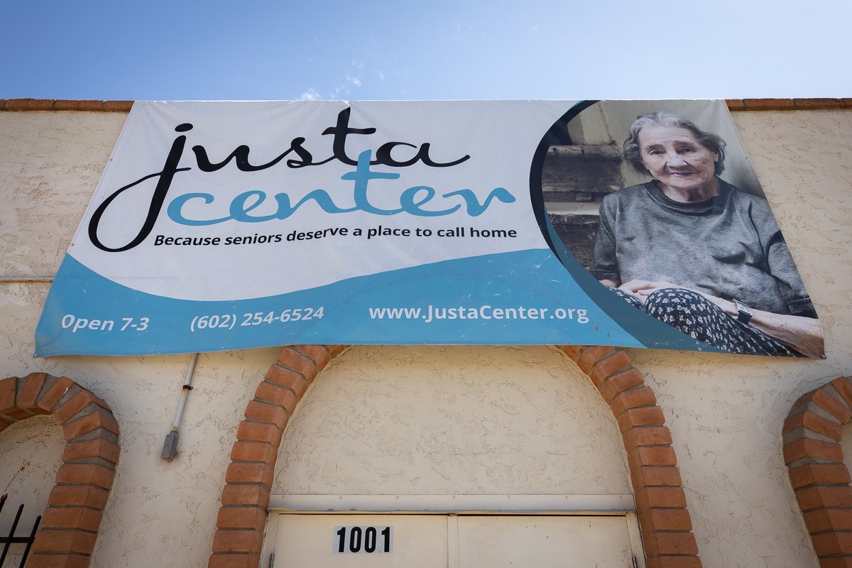 WeAreUFE's tweet photo. 🙏 @amicicatering for the delicious &amp; nutritious meals 🙏  @JustaCenter for for the opportunity last Friday to share one hundred meals with senior citizens experiencing homelessness. https://t.co/kPWRVfaGx5
