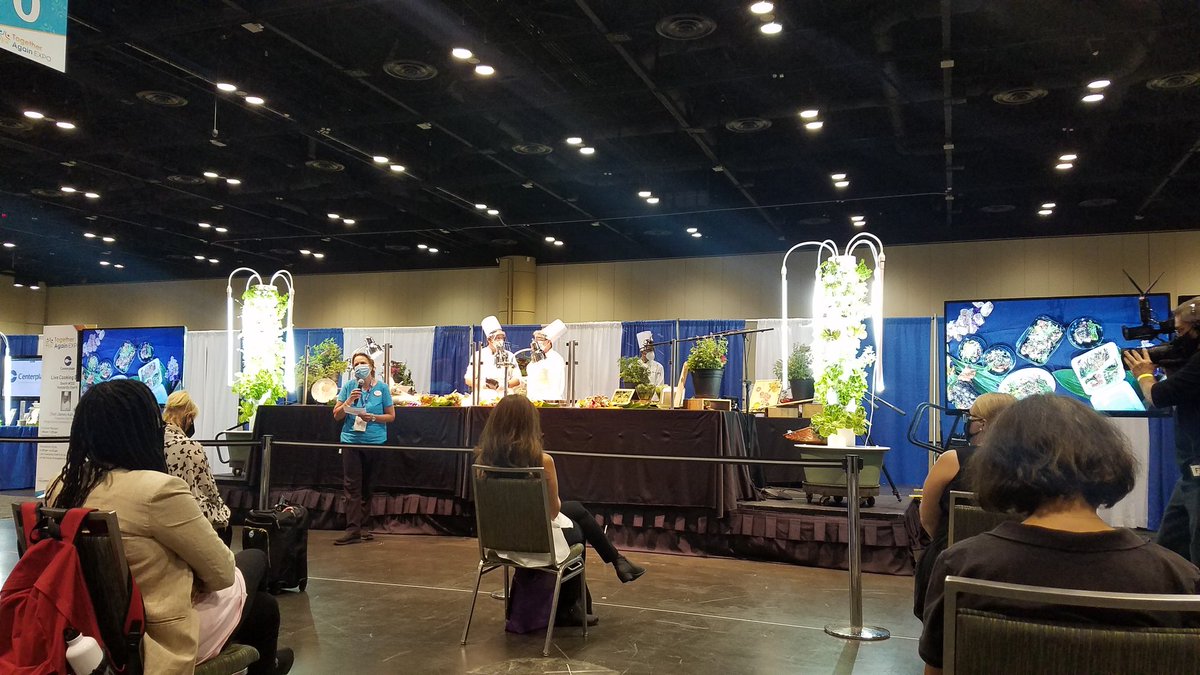 Robyn_WINH's tweet photo. Watching a cooking demo about what's changing in buffets and other F&amp;B (food and beverage) offerings c/o @CenterplateO

#TogetherAgainExpo https://t.co/qY8gyP8dGC