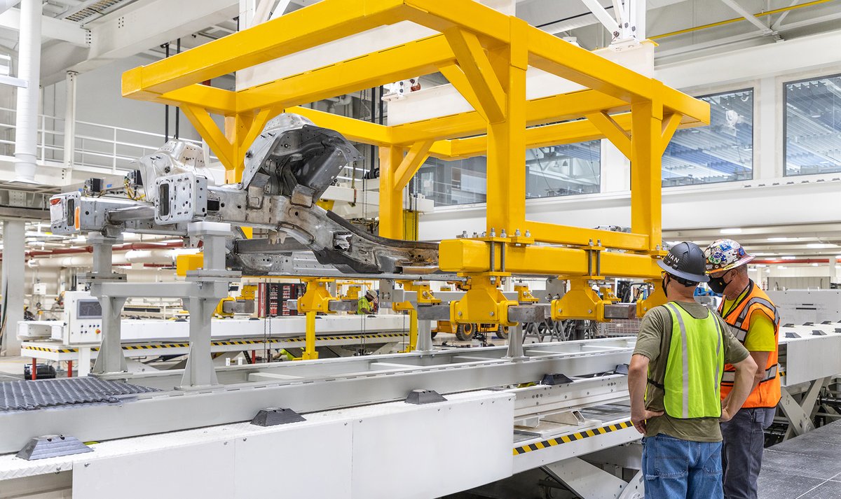Rivian's tweet photo. Our pilot production line is now running at our Normal, IL plant, bringing us another step closer to full production launch. Expect R1T deliveries to begin June 2021, with R1S deliveries beginning August 2021. https://t.co/QXIt9jIFH1