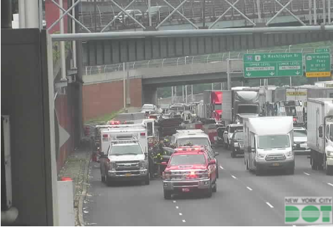 GregRice1010's tweet photo. So far, it's been THAT kind of day #InTheBronx- the #1010WINStraffic #JamCam shows us a crash on the EB #CrossBronx near #JeromeAve- at least one lane and the exiting lane are blocked, it's JAMMED from the #GWB- you're better off on the #Deegan/#Bruckner combo instead. https://t.co/5LU3Yner8f