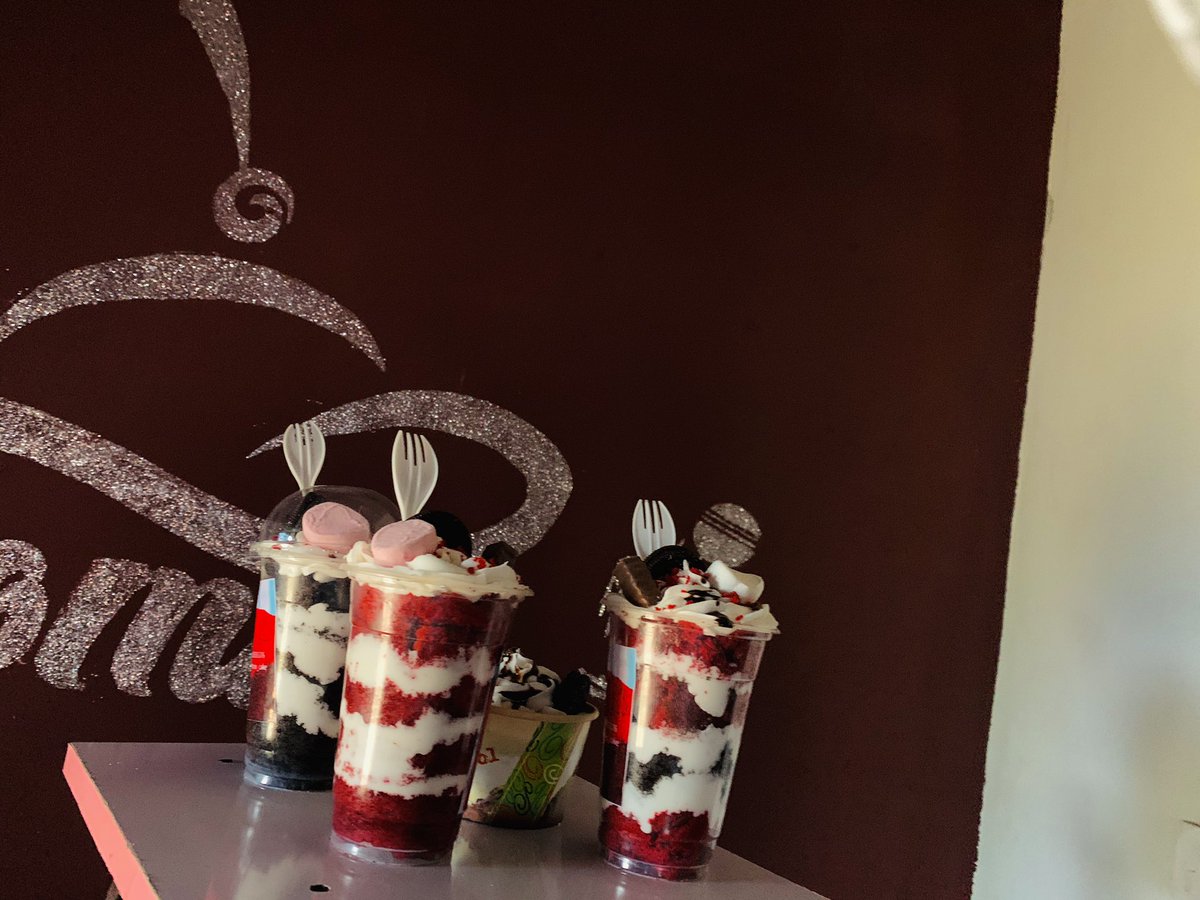 CakeTomies's tweet photo. Cake parfaits are available 🌹🌹🌹❤️❤️#tomiescake #woodberry #privateschools #BBNaijia https://t.co/rqFUD2aieO