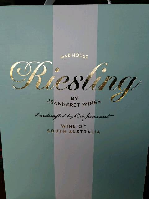 MoreThanBubbles's tweet photo. Citrus and apples in the nose. Low taste with a short f…. Wine from Jeanneret via Vivino: https://t.co/1EhwOfDaFb https://t.co/Hk1rKHhS5R