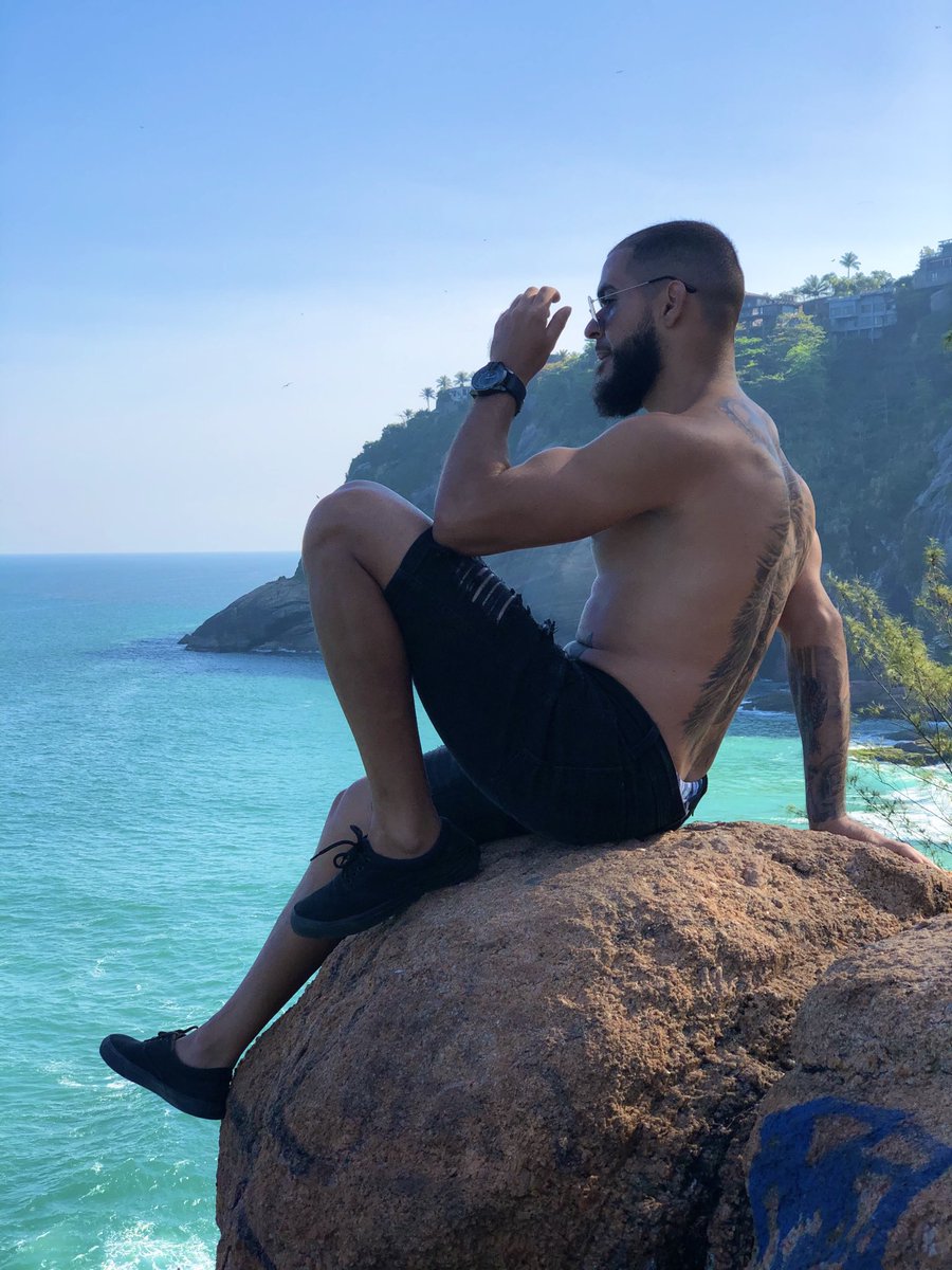 rbdopalace's tweet photo. A vida se torna luz. Quando você compreende que a paz que você precisa depende só de você .  ⛰ ♻️🙏🏻

.

.

.

.#trilhas #instaphoto #instalikes  #natureza #joa #joatinga #xocoronavirus😷👏☘️ #viveravida #fé #trilhandotrilhas https://t.co/x8H7CwlxHm