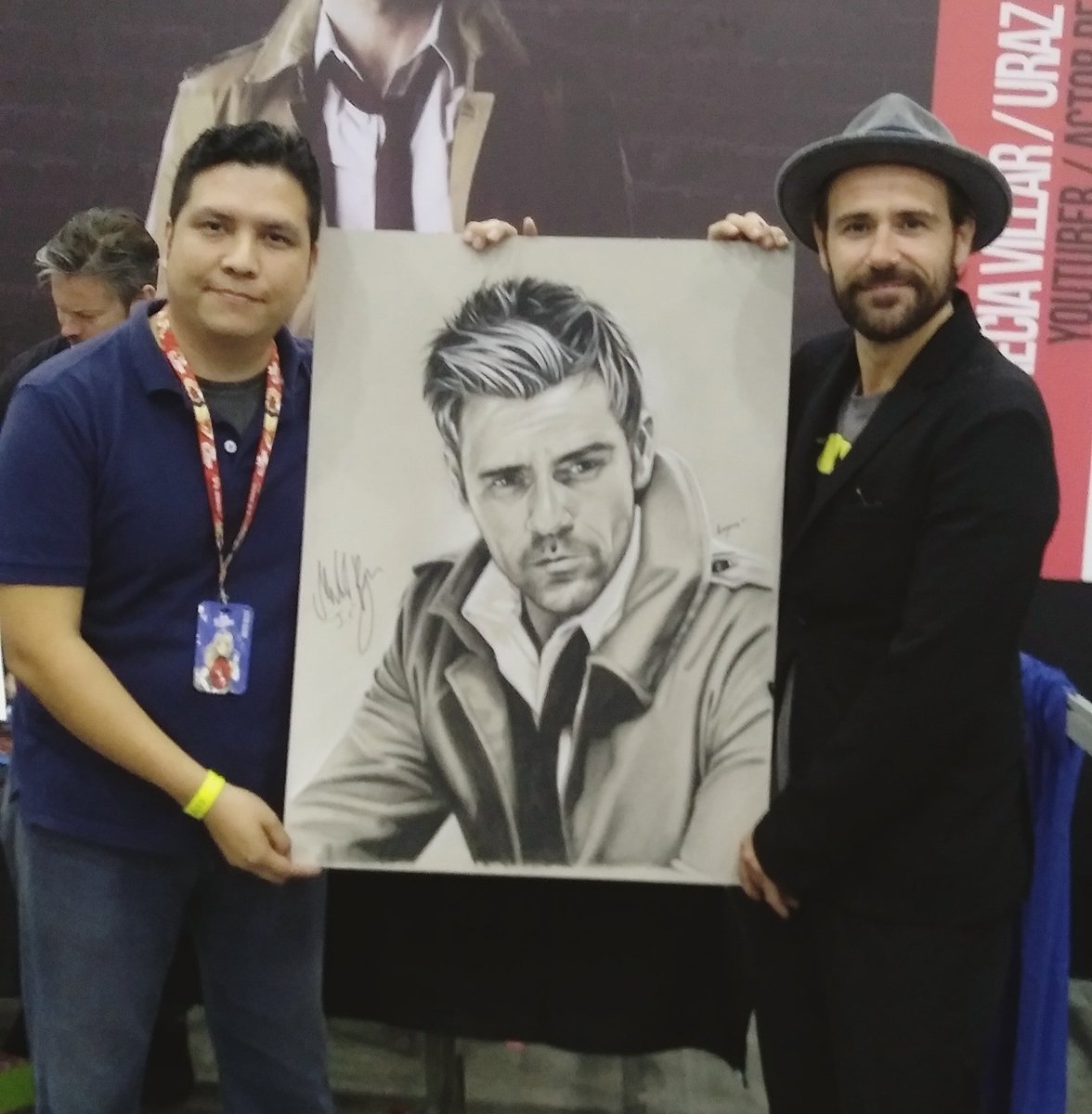 nancy_elizza's tweet photo. Denle me ♥️ Dibujo realizado en vivo con la tecnica Carboncillo en el evento de la La Conve @LaConveMTY en Cintermex. Mty. Mx.#MattRyan #jhonconstantine #nbcconstantine #drawings #art #constantineseries #hellblazer #nbcseries #charcoal #charcoalart https://t.co/rHtzbAUQWF