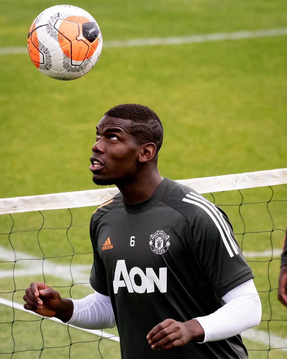 ManUtd's tweet photo. Hard at work.

#MUFC https://t.co/A2T3E3OsPx