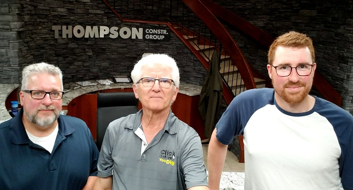 DigSafeMetroYEG's tweet photo. Mobile with Mike! Chatted with Eric at Thompson Construction Group & Jessica @ACLCrossings. Gained insight into #DigSafe best practices & feedback on #ClickBeforeYouDig process! #KnowWhatsBelow #yeg #Alberta #EAPUOC #pipelinesafety #power #SafetyFirst #SpuceGrove https://t.co/pioMpghCRc