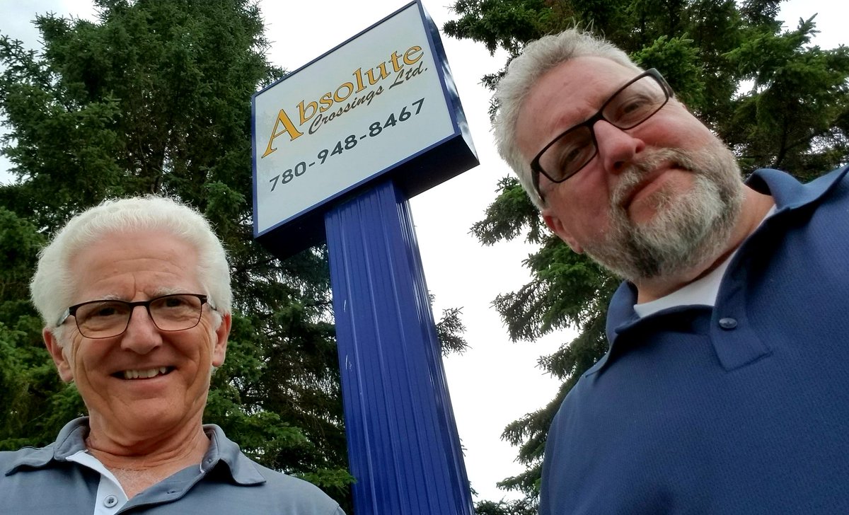 DigSafeMetroYEG's tweet photo. Mobile with Mike! Chatted with Eric at Thompson Construction Group & Jessica @ACLCrossings. Gained insight into #DigSafe best practices & feedback on #ClickBeforeYouDig process! #KnowWhatsBelow #yeg #Alberta #EAPUOC #pipelinesafety #power #SafetyFirst #SpuceGrove https://t.co/pioMpghCRc