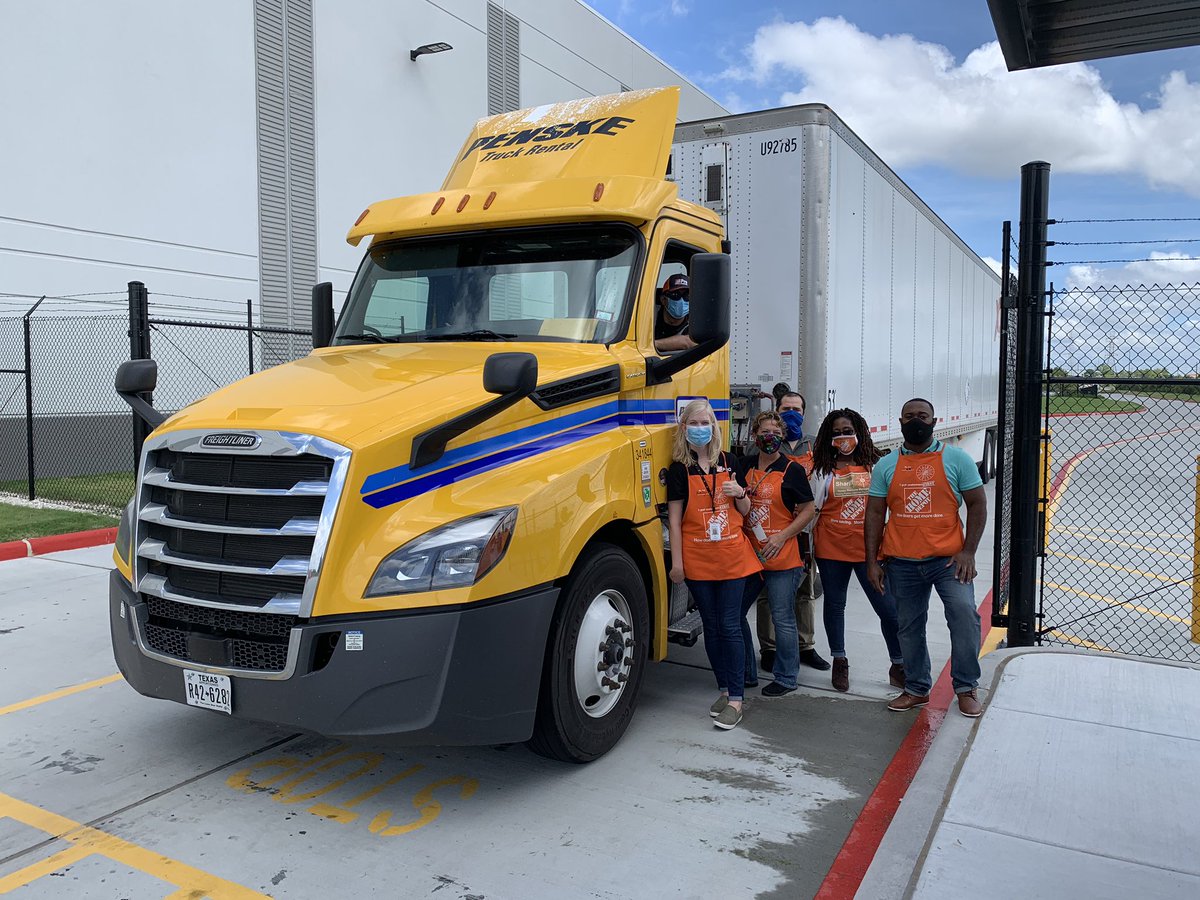 THDJodiColeman's tweet photo. Celebrating our first trailer arriving at our MDC today! May have scared the driver with all these crazy leaders coming out to greet him! Lol  #happytobeOrange https://t.co/J0p3y1XoYD