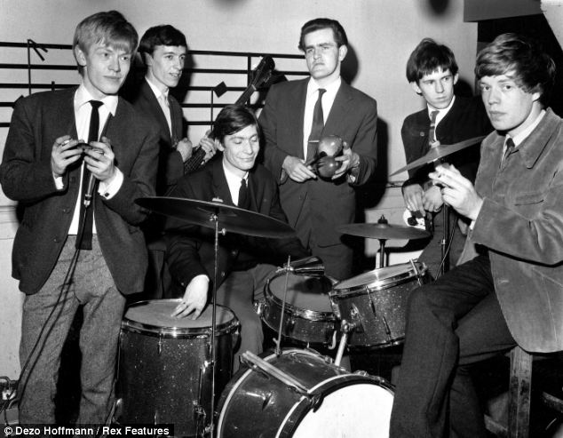 TimeinMusic's tweet photo. The Rolling Stones made their live debut at the Marquee Jazz Club, London, July 12, 1962. https://t.co/qb5z1cQdwV