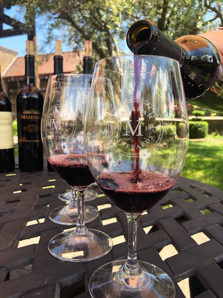 We have plenty of outdoor space at #MarkhamVineyards and we hope that you will join us this #summer for an outdoor #winetasting. Our Single Vineyard wines feature our top tier Cabernet and Merlot. Come get to know our luscious Bordeaux varietals. bit.ly/Markham_Single…
