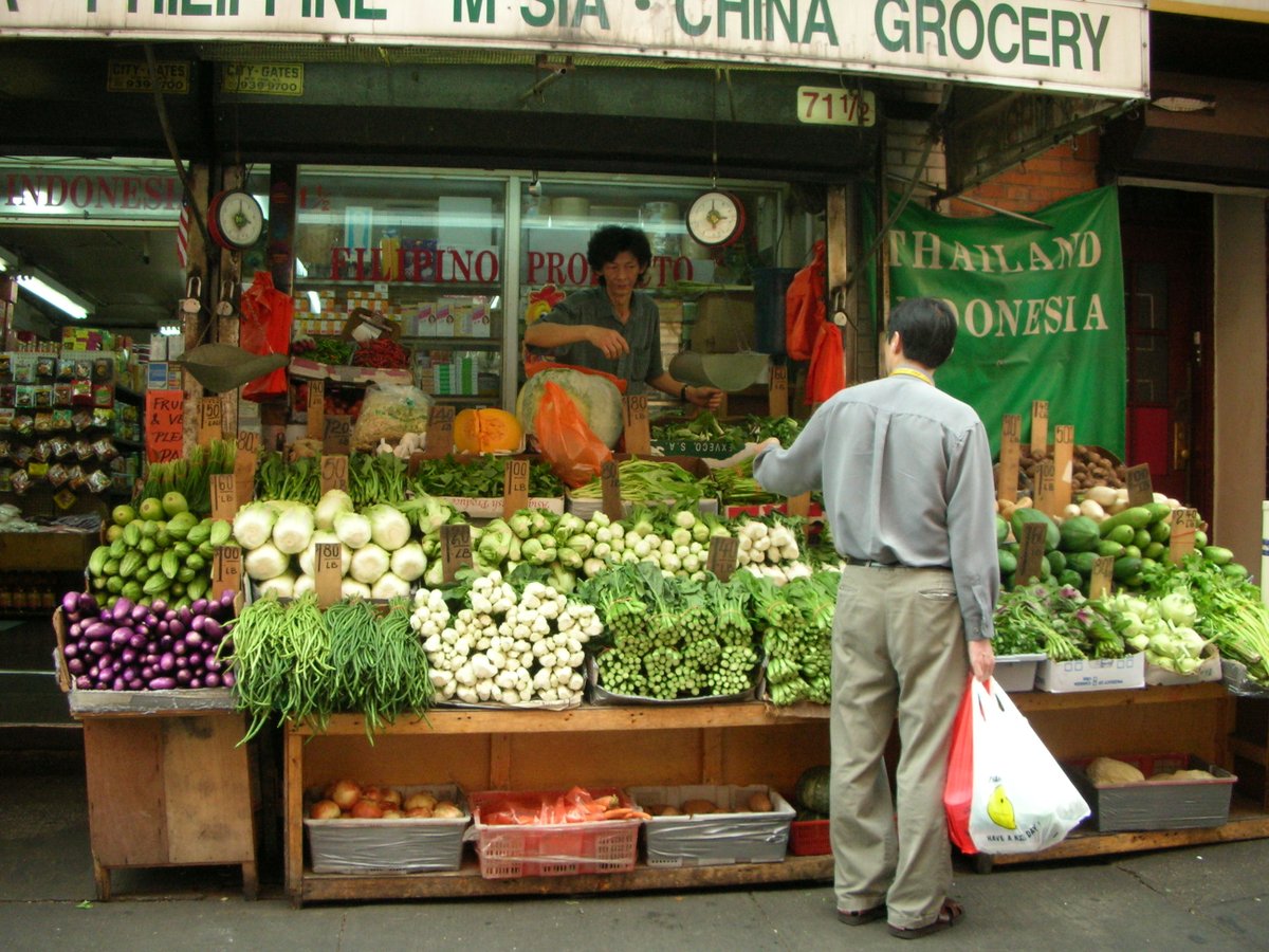 CityAsLivingLab's tweet image. We are so excited to announce our newest CALLwalk: a virtual walk through Chinatown's markets! As you walk along the route (link below), please share your thoughts, personal stories, and even recipes w/ Asian produce #CALLwalks #foodsystems #Chinatown
cityaslivinglab.org/chinatown/map