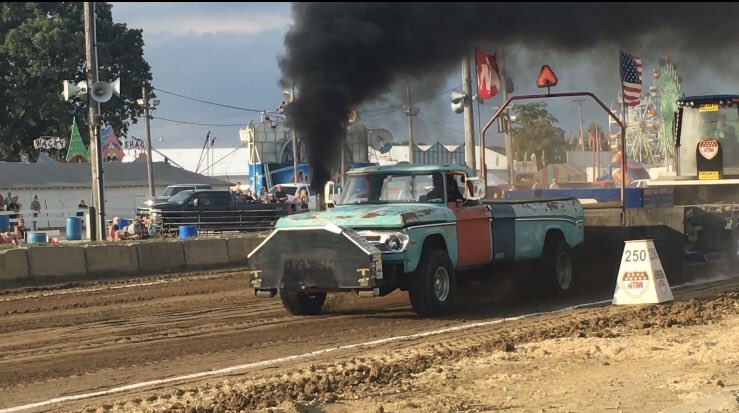 loveofpulling's tweet photo. NTPA Region II Washington Court House OH https://t.co/DBVqfNJ6BI