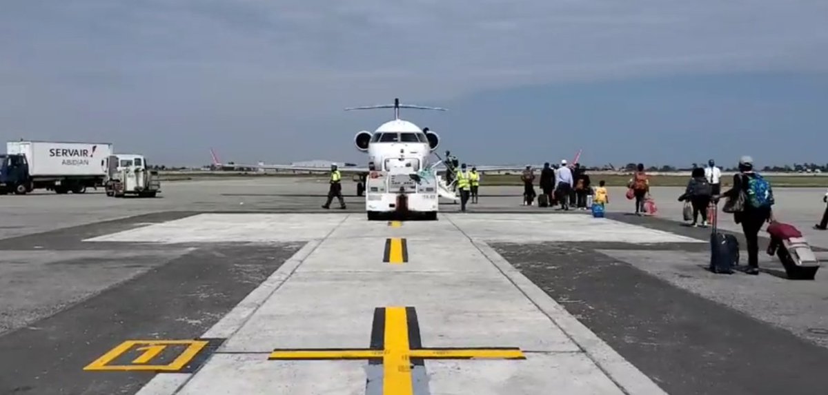 UG_Airlines's tweet photo. Adieu Abidjan, Ivory Coast...heading back home.
....Wamma tubbaale πΆ β¬β©
#WelcomeHomeUG #StaySafe https://t.co/8pqhPLbLOz