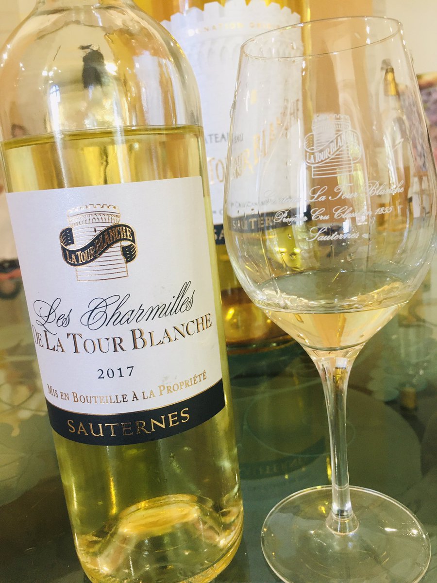 Les Charmilles : second vin du Château la Tour Blanche. <a href="/LaTourBlanche/">Château La Tour Blanche</a> 

#sauternes #whitewines #AperosDores #vinblanc #sweetbordeaux #Degustation #winetasting #vin  #wineblogger #winetime #wineoclock #sommelier #wineblog #wines