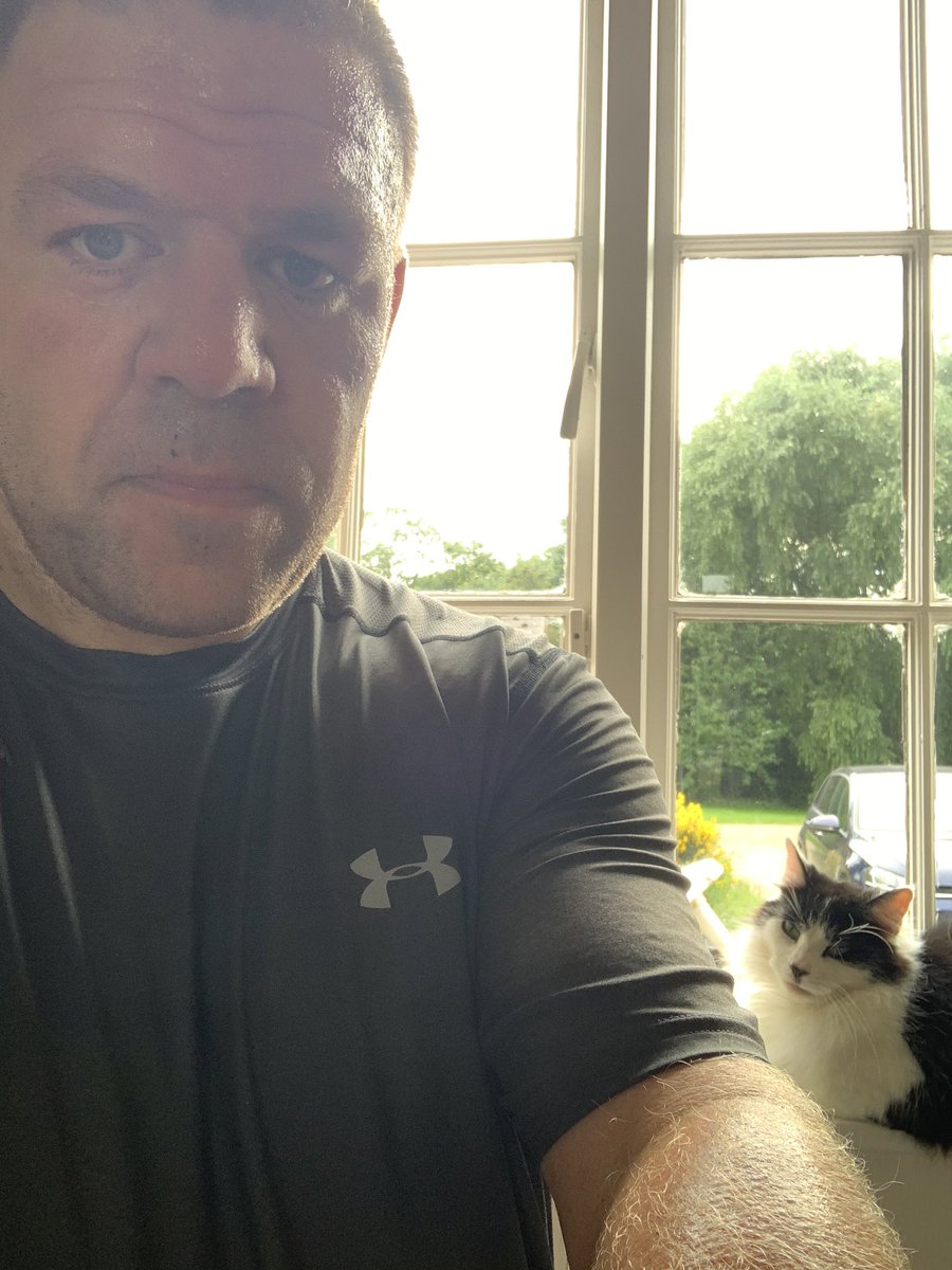 First sub 55 minute 10K, now absolutely cream crackered (not too bad for someone with short legs) <a href="/FarmRunnerUK/">Farm Runner</a> 💥