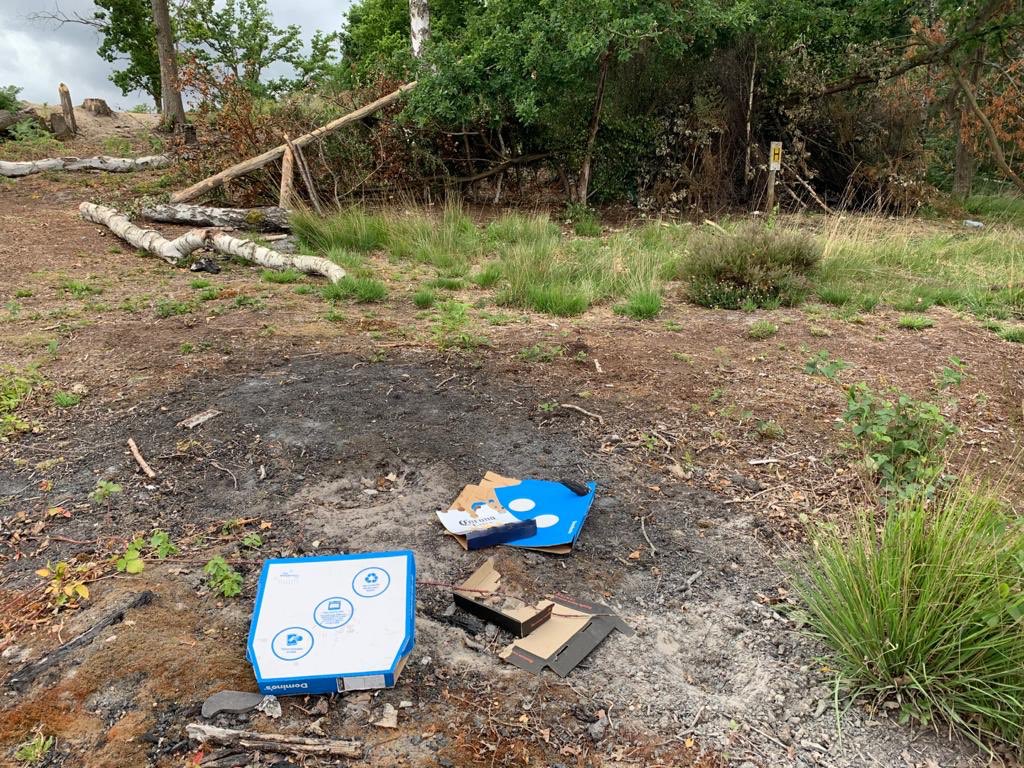 HartleyWintney8's tweet photo. This afternoon our Pump &amp; Landie we’re called to a small #FireInTheOpen on #HazeleyHealth near the #TankRamp - fire caused by a #DisposableBBQ next to a substantial Camp, rubbish &amp; Pizza Boxes also nearby. Worryingly evidence of #AerosolCans also involved - extremely dangerous! https://t.co/cFIRHf5lUk