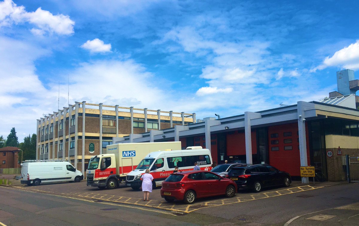 Operational crews sharing space again at Rewley Road this week with <a href="/NHSBT/">NHS Blood+Transplant</a> for blood donations. Glad to be able to support another essential service👍🏻