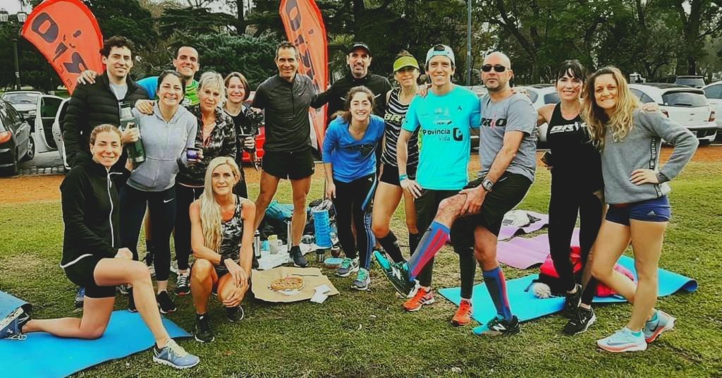 BrioRunningTeam's tweet photo. Estamos más cerca de volver a vivir momentos como este. Actuemos con responsabilidad, cuidandonos y cuidando al otro. #bríorunningteam https://t.co/KdrMYxLiJf