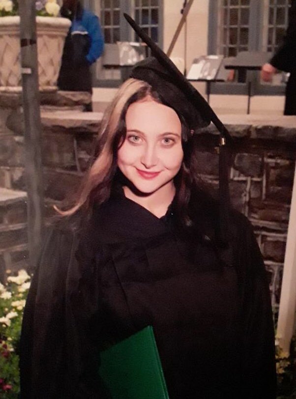AliaLorae's tweet photo. My mom sent me this photo from my college graduation. Ugh - look how young and cute and full of hope I was. #wheniwaswild https://t.co/sIqa2cGjEE