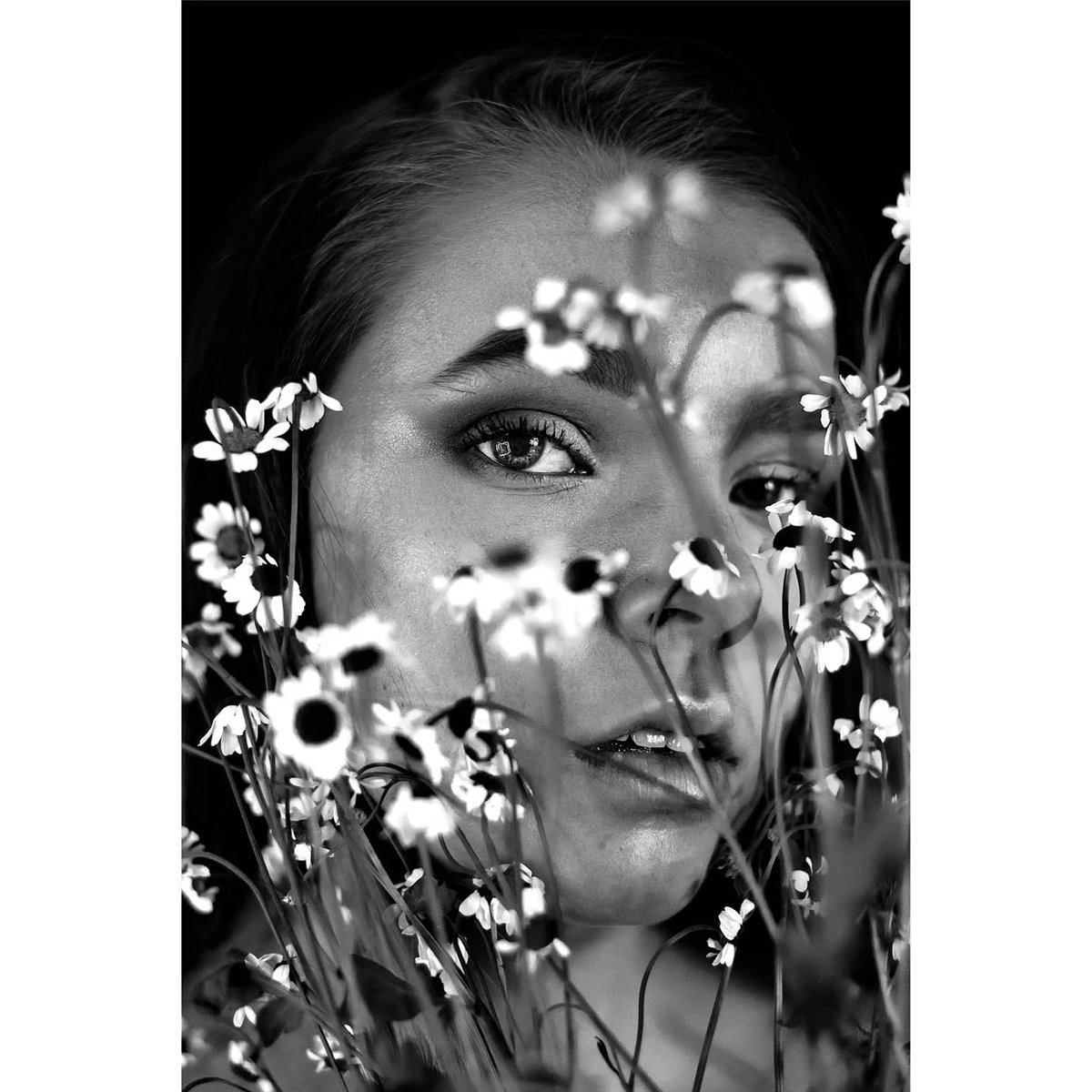 AshleyBoydPhoto's tweet photo. Oh my goodness you guys. I almost forgot how much I loved this photoshoot with @alisha_yockey
⠀
I miss doing creative shoots! Today I should get my camera back from being gone for repairs and I'm so so happy. If any models out there want to do something creative with me. HMU! https://t.co/rw0VaMdOND