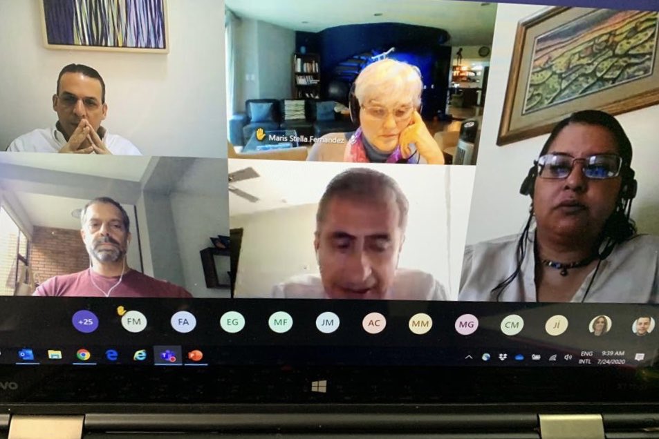 jrgg12's tweet photo. Muy emocionado d compartir c miembros del Grupo Consultivo de la Sociedad Civil #CONSOC c @FlaviaMilano1 p/ intercambiar iniciativas d @el_BID en coyuntura, escucharles y colocarme a sus órdenes. Aplaudo sus esfuerzos y continuaremos trabajando juntos x este gran país! @BiDLab https://t.co/yVwljWnh6F