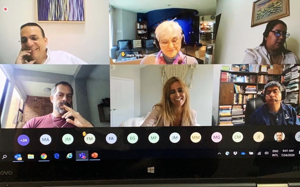 jrgg12's tweet photo. Muy emocionado d compartir c miembros del Grupo Consultivo de la Sociedad Civil #CONSOC c @FlaviaMilano1 p/ intercambiar iniciativas d @el_BID en coyuntura, escucharles y colocarme a sus órdenes. Aplaudo sus esfuerzos y continuaremos trabajando juntos x este gran país! @BiDLab https://t.co/yVwljWnh6F