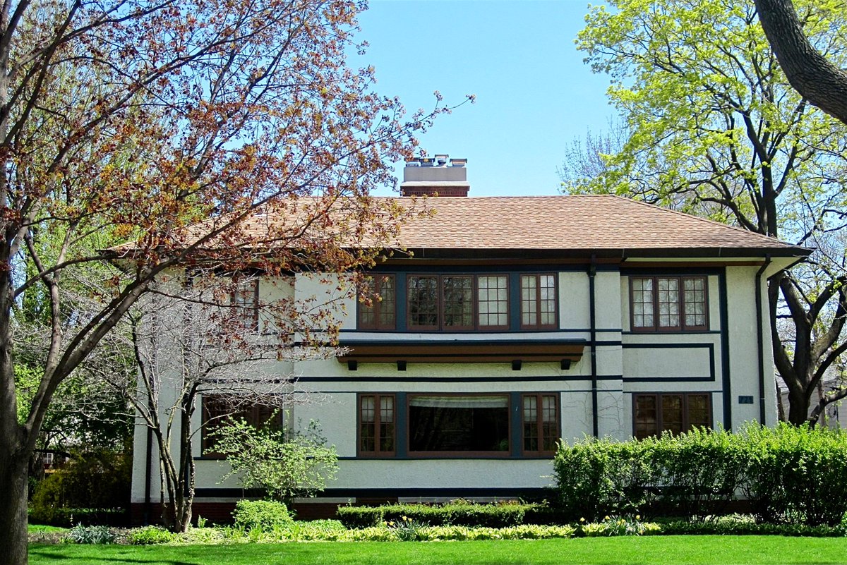 Back to finish this Oak Park thread with some more cool old homes. Remember it’s not just all Frank Lloyd Wright. There are many examples of Prairie School architecture here by architects like Tallmadge & Watson, John Van Bergen, George W. Maher, E.E. Roberts, Robert Spencer etc.