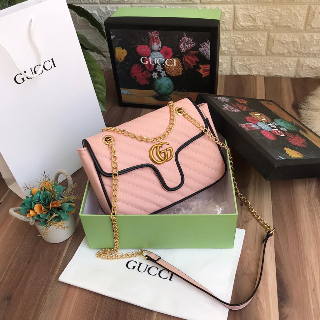 #مكه_الان
شنط قوتشي نسائي ماستر
السعر:285ريال
توصيل فوري للرياض40ريال 
شحن لجميع مناطق المملكه