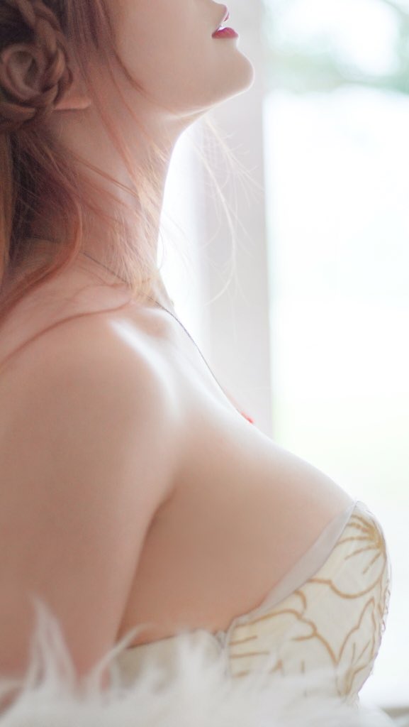 锁骨是我爱的🥳 https://t.co/oeSpWCDJzE