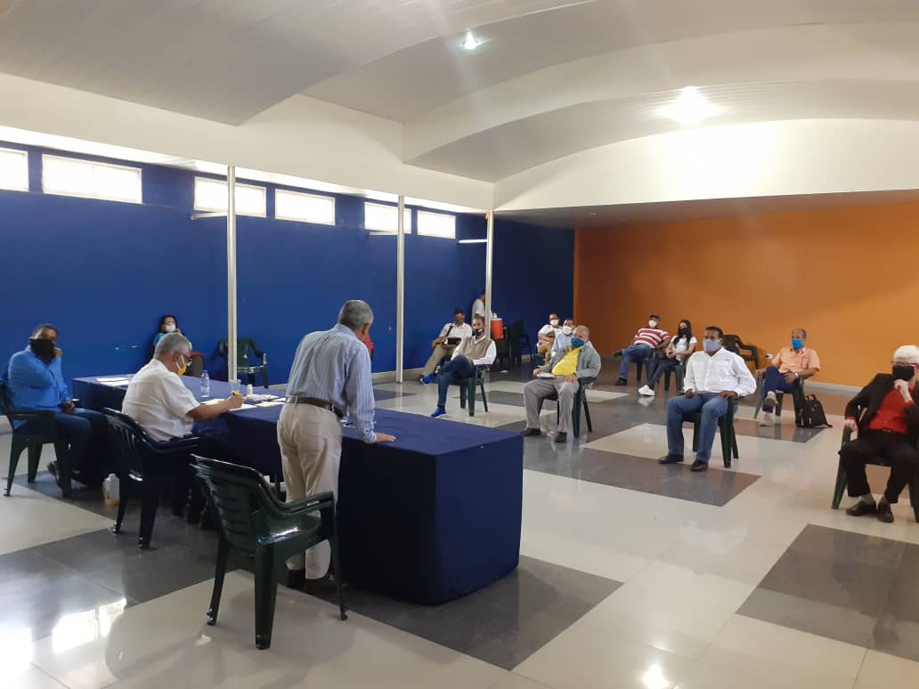 claudioefermin's tweet photo. Hoy estuvimos con la Dirección Regional de Soluciones para Venezuela en #Monagas, analizando el Plan de Campaña y recibiendo las propuestas legislativas de las comunidades para elevar su voz en la Asamblea Nacional #24Jul #EstoTieneSolución https://t.co/2VnwgLdmc3