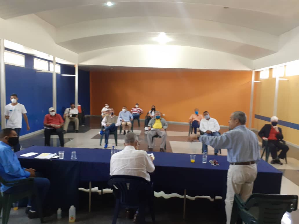 claudioefermin's tweet photo. Hoy estuvimos con la Dirección Regional de Soluciones para Venezuela en #Monagas, analizando el Plan de Campaña y recibiendo las propuestas legislativas de las comunidades para elevar su voz en la Asamblea Nacional #24Jul #EstoTieneSolución https://t.co/2VnwgLdmc3