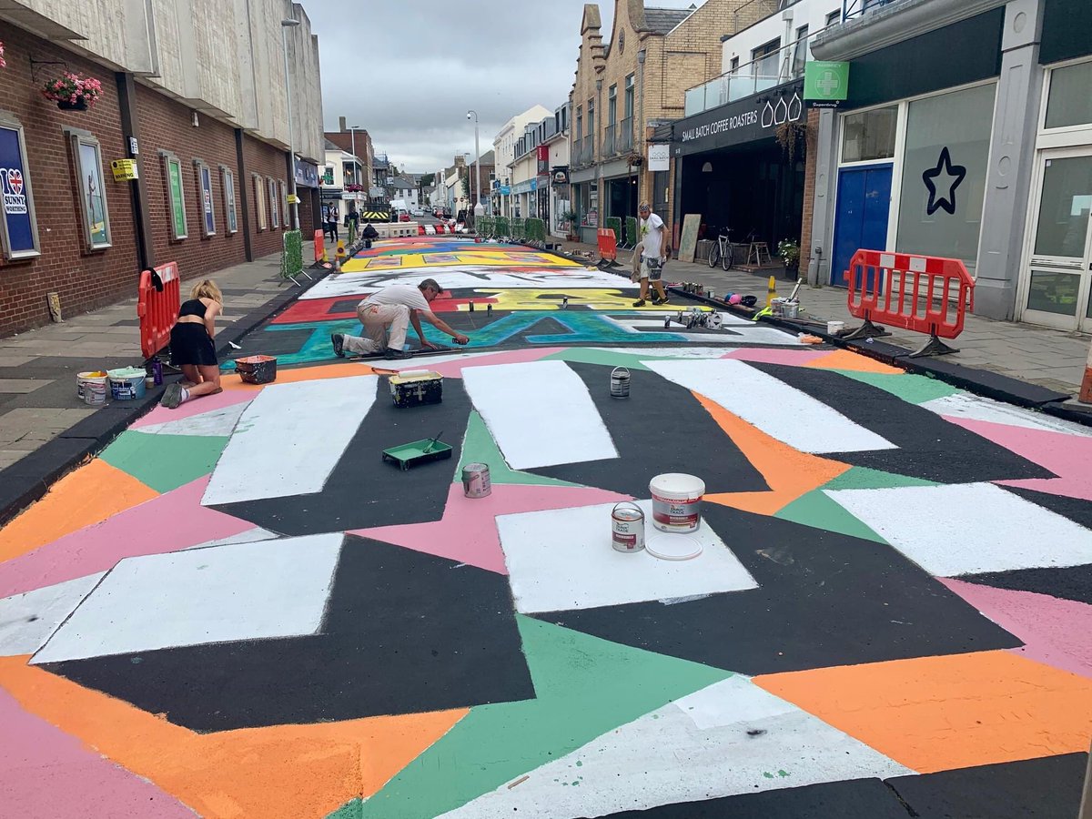 WorthingJournal's tweet photo. Mural mania in Portland rd #Worthing #Worthingwakesup #timeforworthing https://t.co/27IbIfJUot