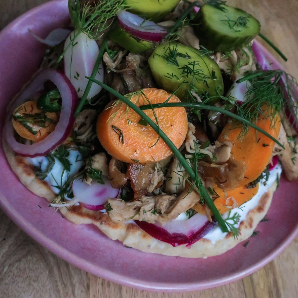 SprawlKitchen's tweet image. Spicy &amp;amp; sweet chicken thighs w/ a stout glaze. Served on a homemade flatbread with dill yoghurt.  I am here for the pickles. 😍
#CraftBeerCooking