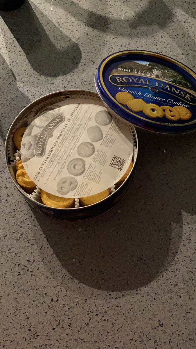 francoeescobar's tweet photo. Llego el día de comer estas galletitas y que no tengan hilos de coser adentro 😂😂 En tu cara Abuela 💪🏻 https://t.co/XEsqPB9QJR