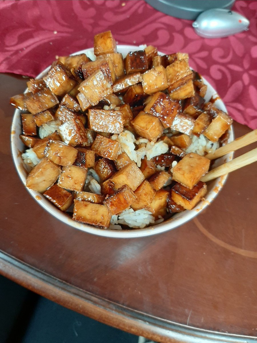 Black0Grimoire's tweet photo. Am I obsessed with tofu? Am I addicted to tofu? Yes... but its soooooo gooood!!!
#vegan #veganfood #veganfoodporn #tofuaddict #tofuobsession https://t.co/iQYC44sO6D