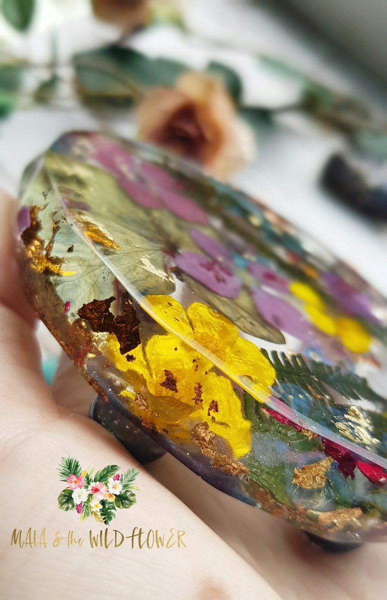 I've made a few ring dishes ready for tomorrow's shop day! Made from resin and real flowers 💜 #maiaandthewildflower #QueenOf #botanicalresinart #SBSwinner #resinart #resinartist #wildflowers #friday #handmade #etsyuk #flowerpreservation #art #uniqueart #jewellerystorage #home