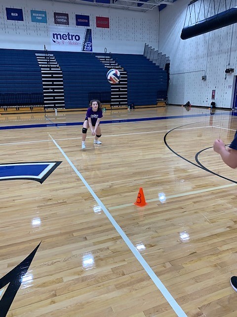 EtownGVB's tweet photo. EGVB working hard at summer open gyms! #EGVB https://t.co/AEPfWFs40V