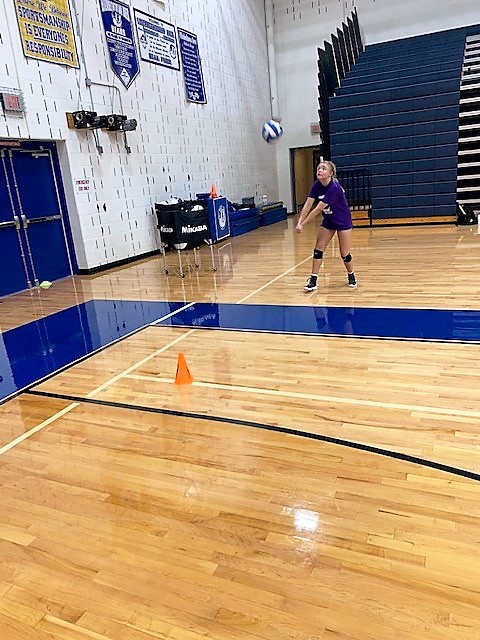 EtownGVB's tweet photo. EGVB working hard at summer open gyms! #EGVB https://t.co/AEPfWFs40V