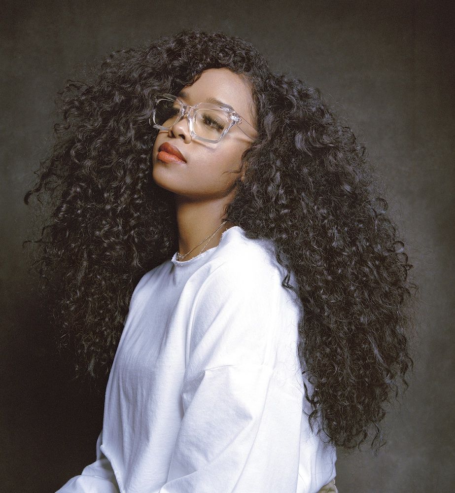 glittermagazine's tweet photo. Watch @HERMusicx Perform New Song 'Do To Me' https://t.co/EENeZAz8M8 #DoToMe https://t.co/x6YIzAAOEQ