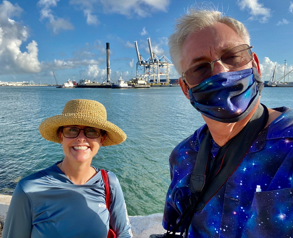 ken_kremer's tweet photo. Was pleasure to meet 1 my big fans ! teacher @kimzocco !!By chance as both caught #SpaceX payload fairings being hoisted off #gomstree & #GoMsChief behind us @PortCanaveral/and again 4 booster b1058.2 return this AM atop which they launched #AnasisII & historic #demo2 @Nasa Astro https://t.co/qVd1runyMe