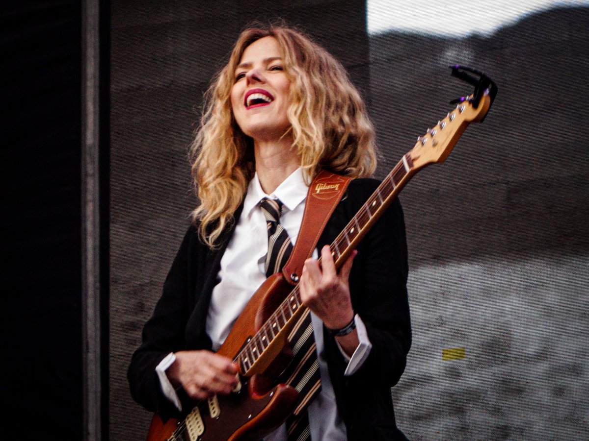 La_Locutografa's tweet photo. Hoy en nuestro #viernes de #postalmusical 🎵"Tu por mi, yo por ti, iremos juntas donde haya que ir..."🎵
 @ch_rosenvinge en @rockalparquefes

#rockalparque2019
#rockalparqueimparable #music #christinarosenvinge #womanmusic #friend #bestphoto #picoftheday https://t.co/YsaIdl4c5k