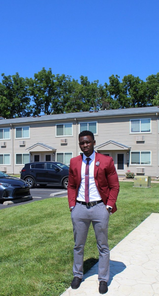 daril09's tweet photo. @depozekompa @adonalson15 @Haitian_King88 6'1 and style https://t.co/N728LgO4AJ